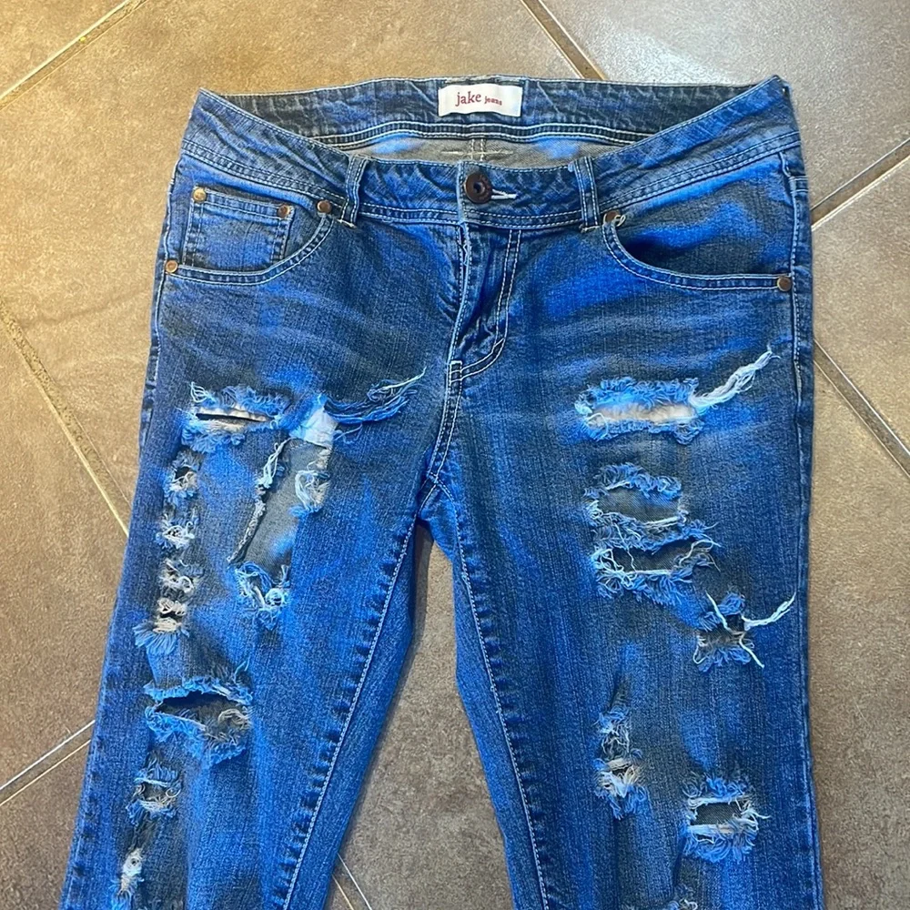 Jake Allie shredded Jeans!  11